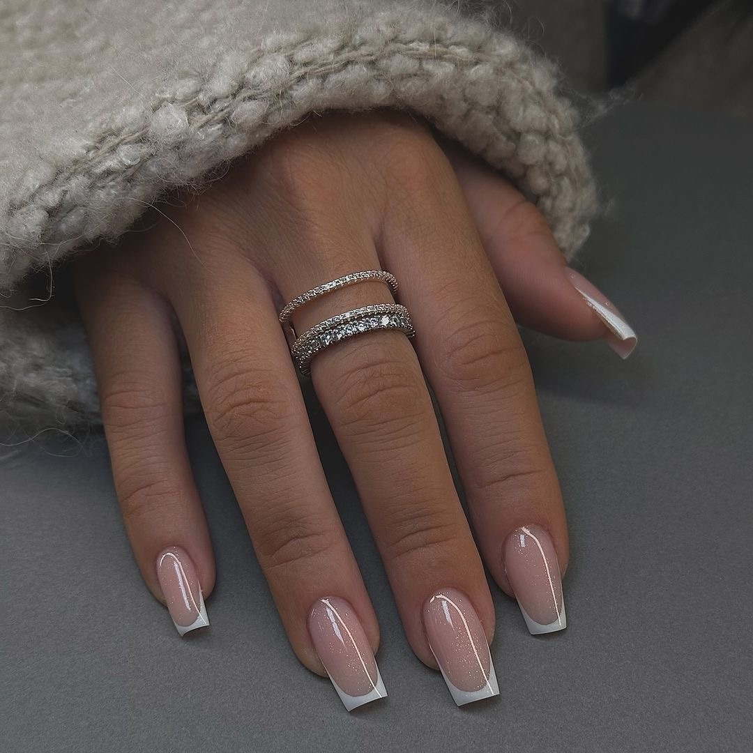unhas clean girl