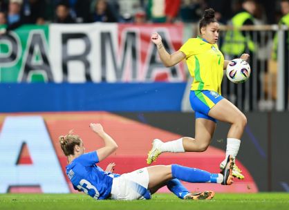 erros defensivos italia brasil futebol feminino