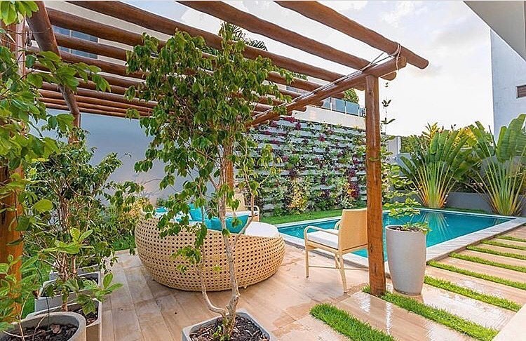 como escolher o tamanho ideal de piscina de fibra para pergolado