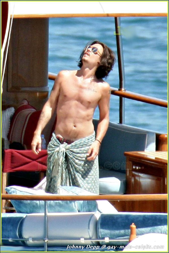 Lily-Rose Depp e a Nudez na Carreira Artística: Uma Análise