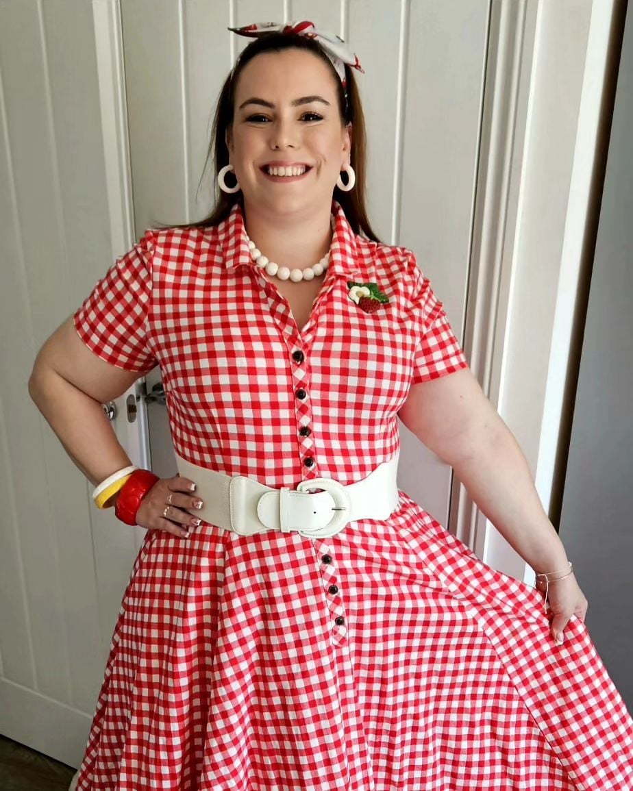 look anos 60 feminino para festa