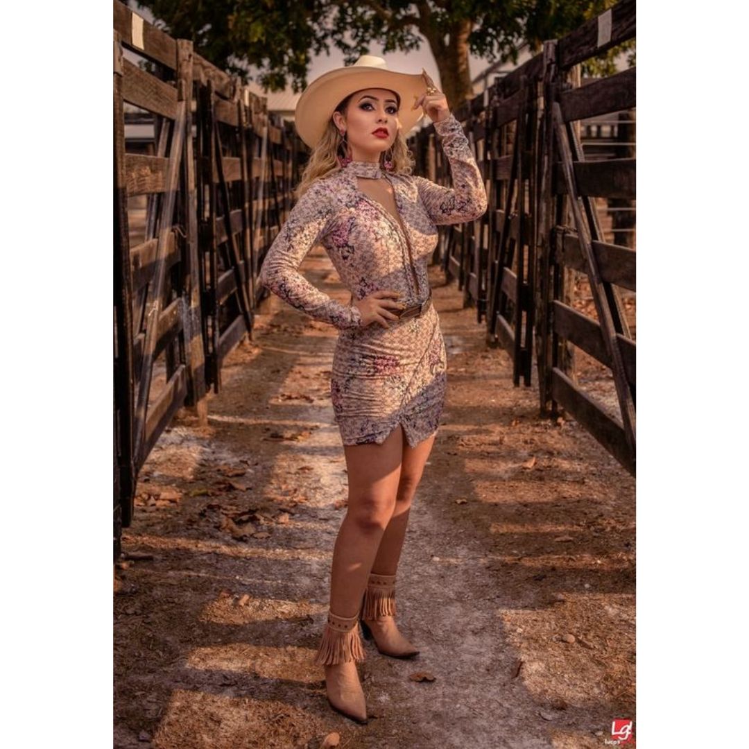 look country feminino com estampas de deserto