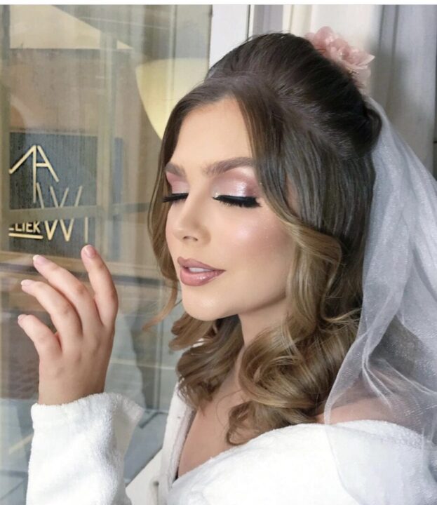 Maquiagem para Noivas: Dicas para uma Pele Impecável e Duradoura