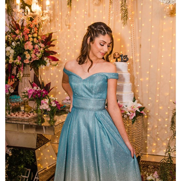 Top 5 Produtos Essenciais para a Maquiagem de Debutante Perfeita