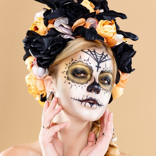 como fazer maquiagem artística de envelhecimento