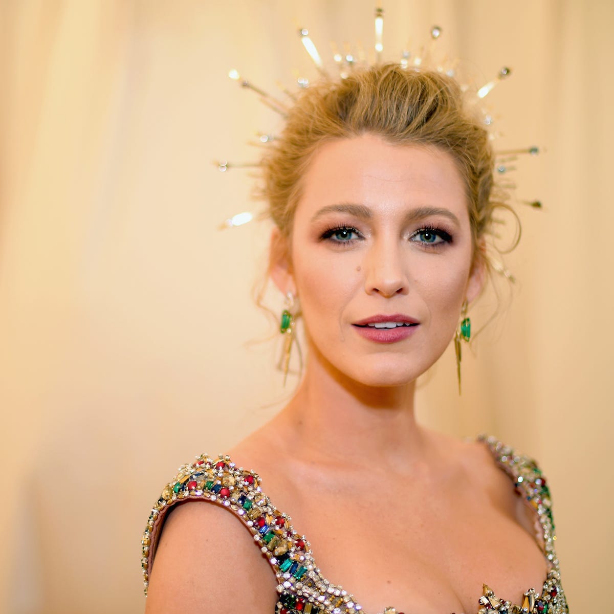 Guia Completo: Maquiagem 'Sun-Kissed' Inspirada em Blake Lively