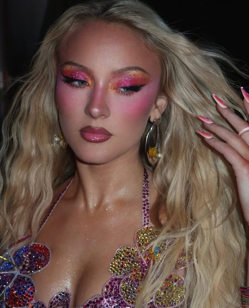 maquiagem carnaval delineado gráfico