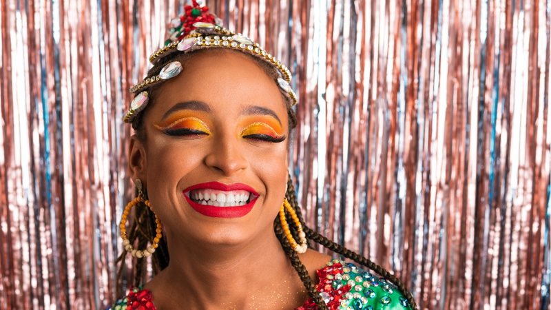 Dicas para remover maquiagem de Carnaval sem agredir a pele