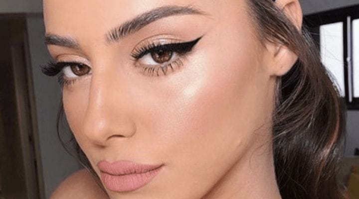 Delineado Gatinho: Como Levantar o Olhar em Olhos Caídos