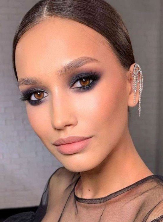 maquiagem clara com delineador