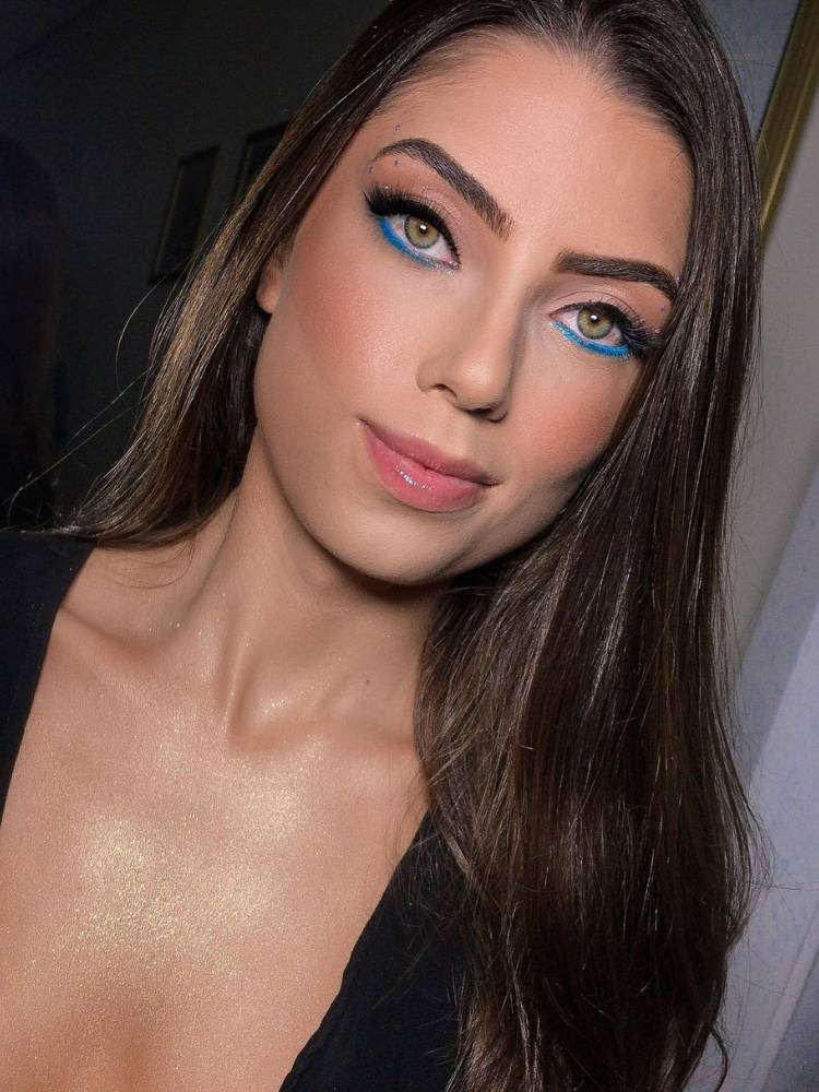 Foxy Eyes: O Delineado Moderno que Alonga o Olhar