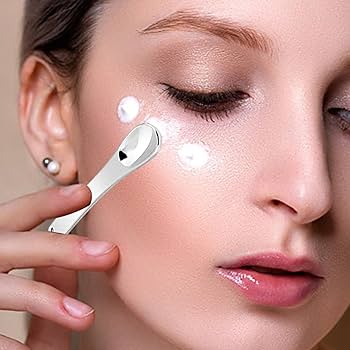 Desvende o Cut Crease Perfeito Usando a Colher: Passo a Passo