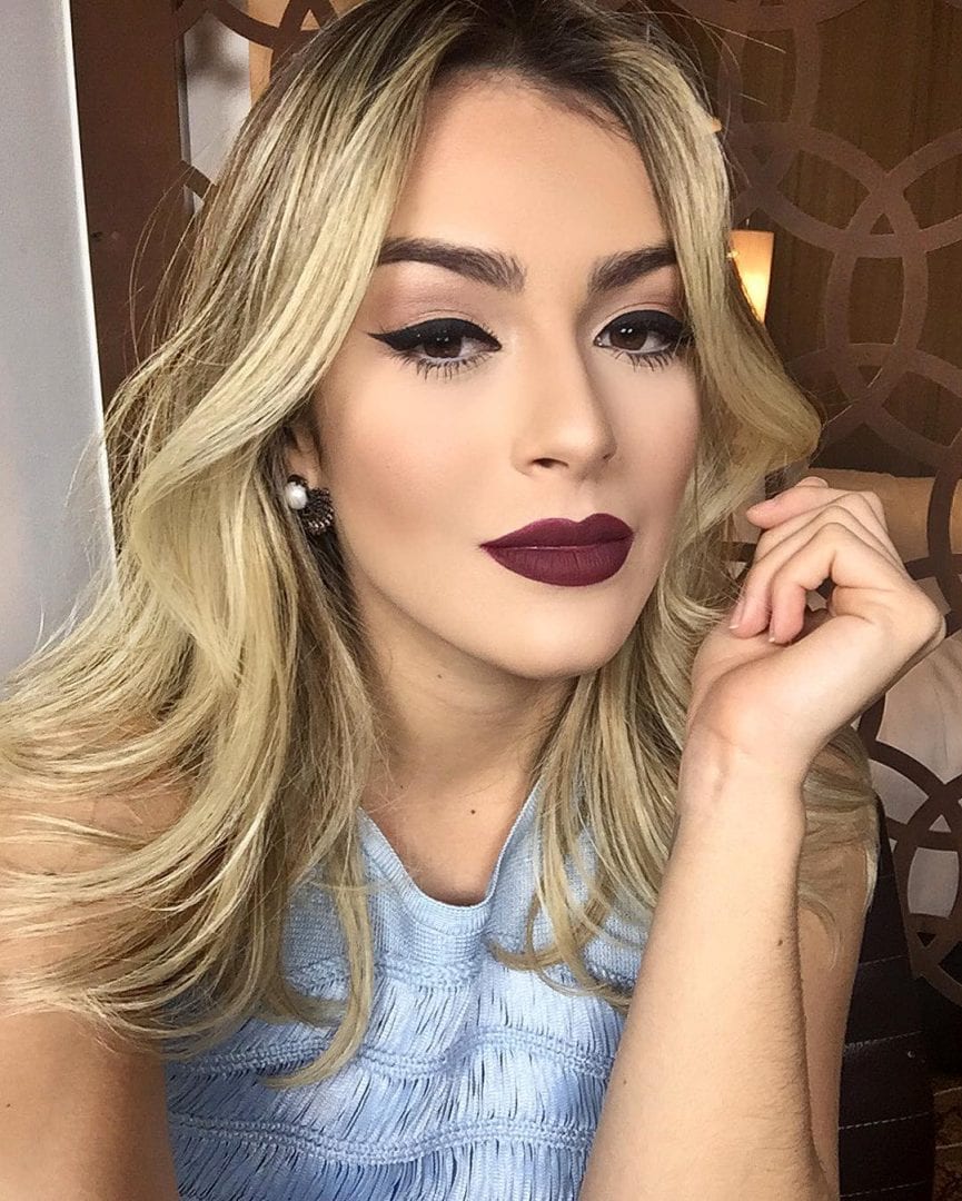 Produtos essenciais à prova d'água para a maquiagem da noiva durar o dia todo