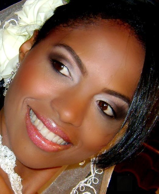 Maquiagem de noiva: olhos marcantes vs. lábios dramáticos - qual escolher?