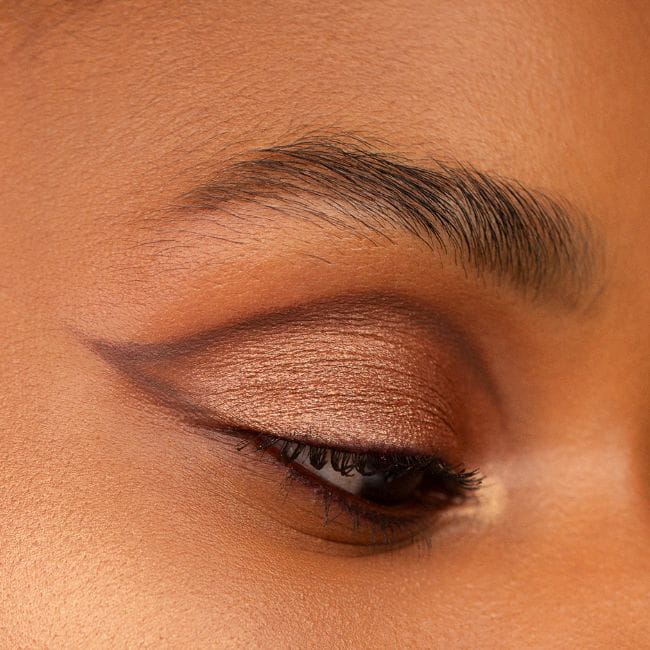 maquiagem dourada com marrom