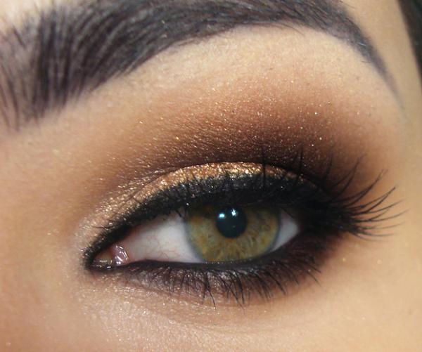 como fazer maquiagem marrom dourado com glitter