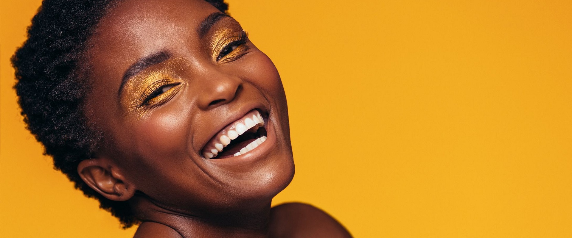 Além da Estética: O Papel da Maquiagem no Empoderamento Feminino