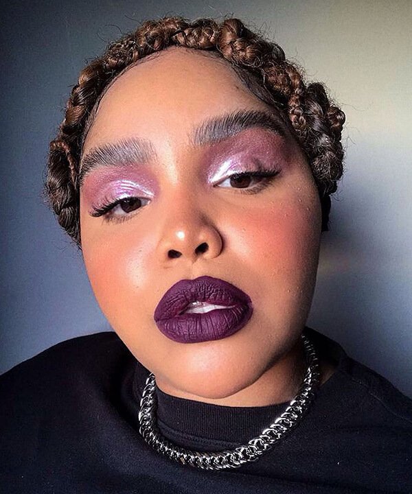 Smokey Eye Descomplicado: Técnicas e Produtos Essenciais para um Olhar Dramático