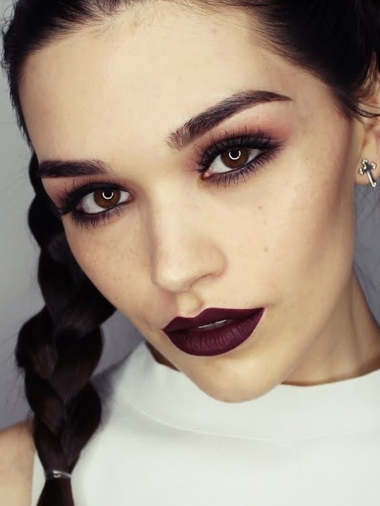 Top 5 Batons Escuros para Recriar a Estética Grunge dos Anos 90