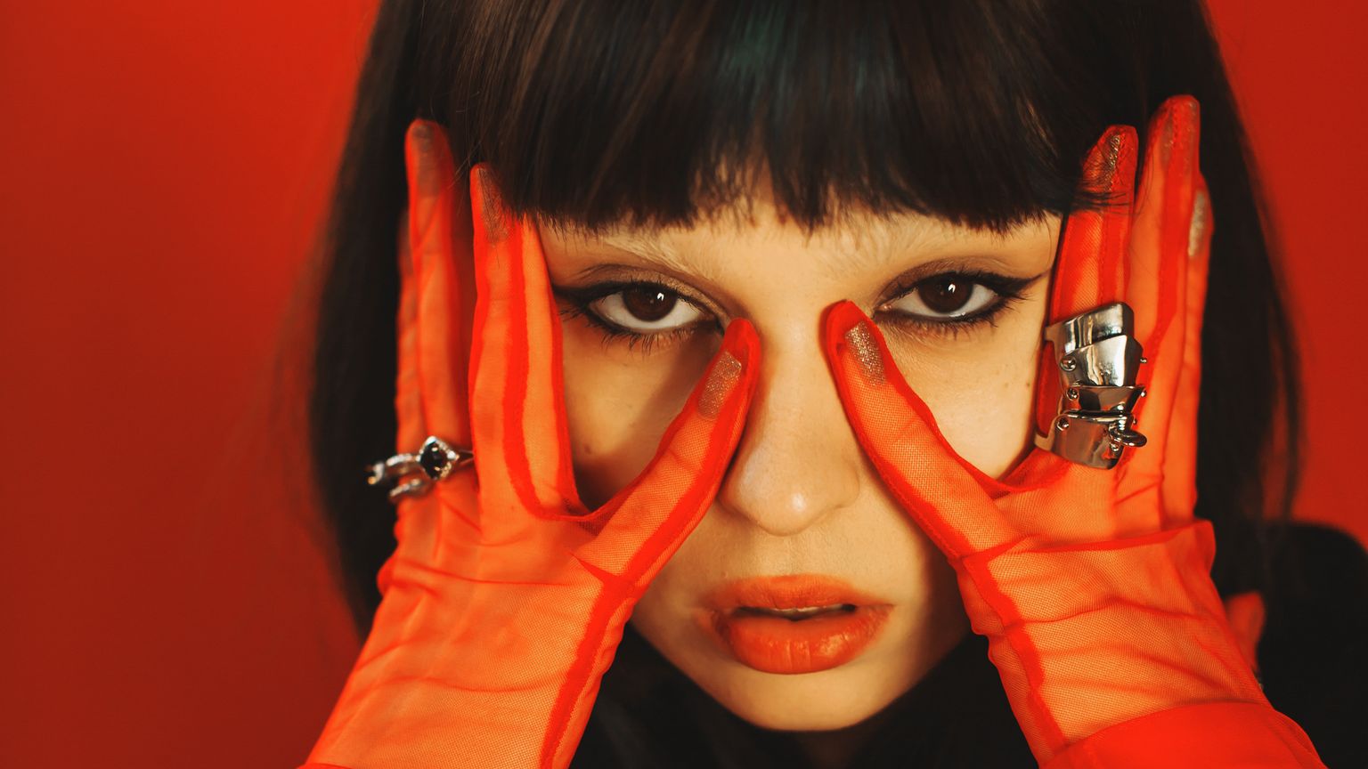 Maquiagem Grunge Clean vs. Clássica: Qual Estilo Combina Mais com Você?