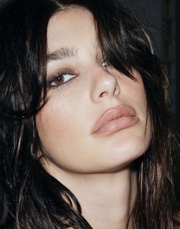 Desvendando o Contorno Grunge: Técnicas para um Rosto Esculpido sem Exageros