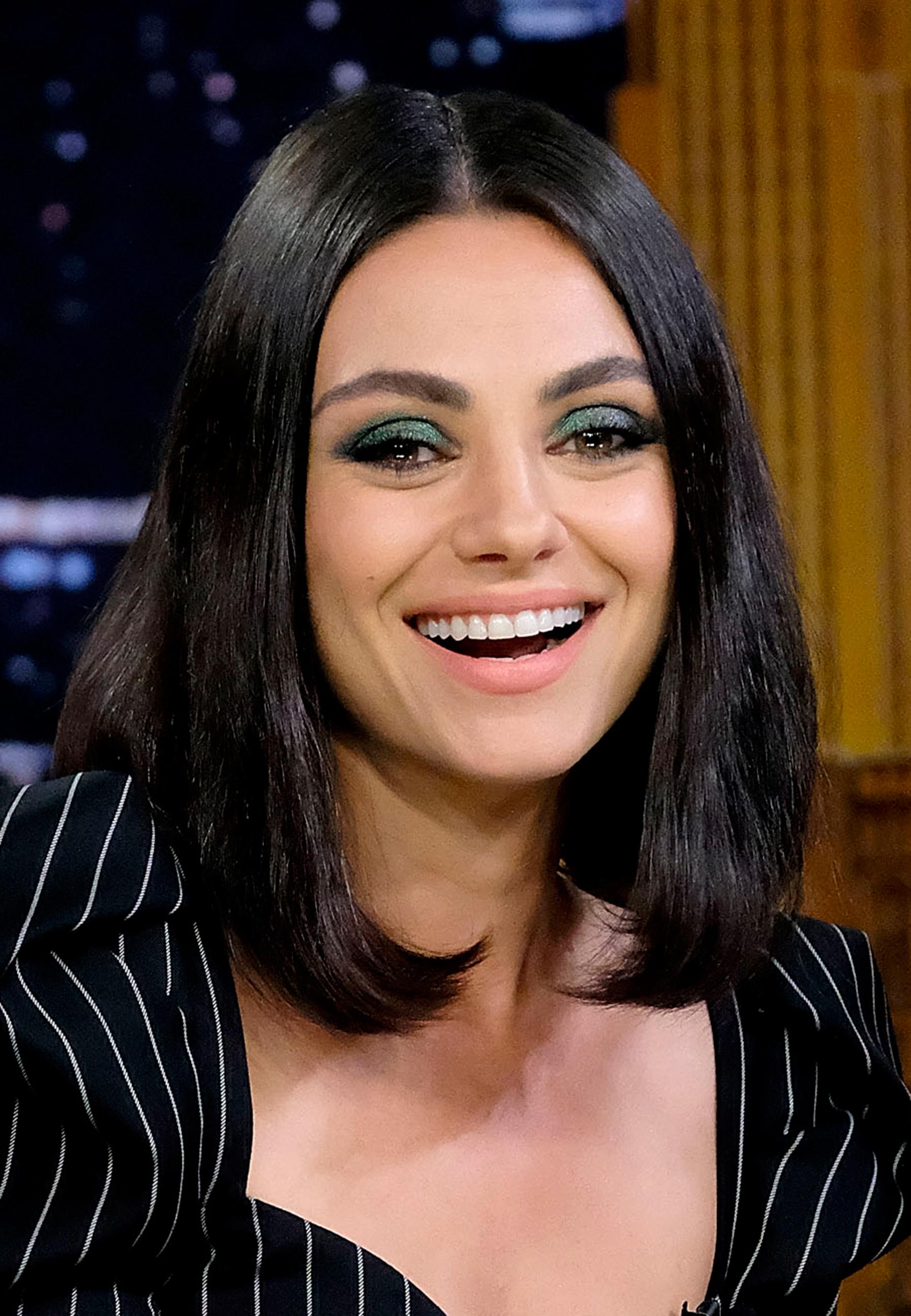 maquiagem mila kunis