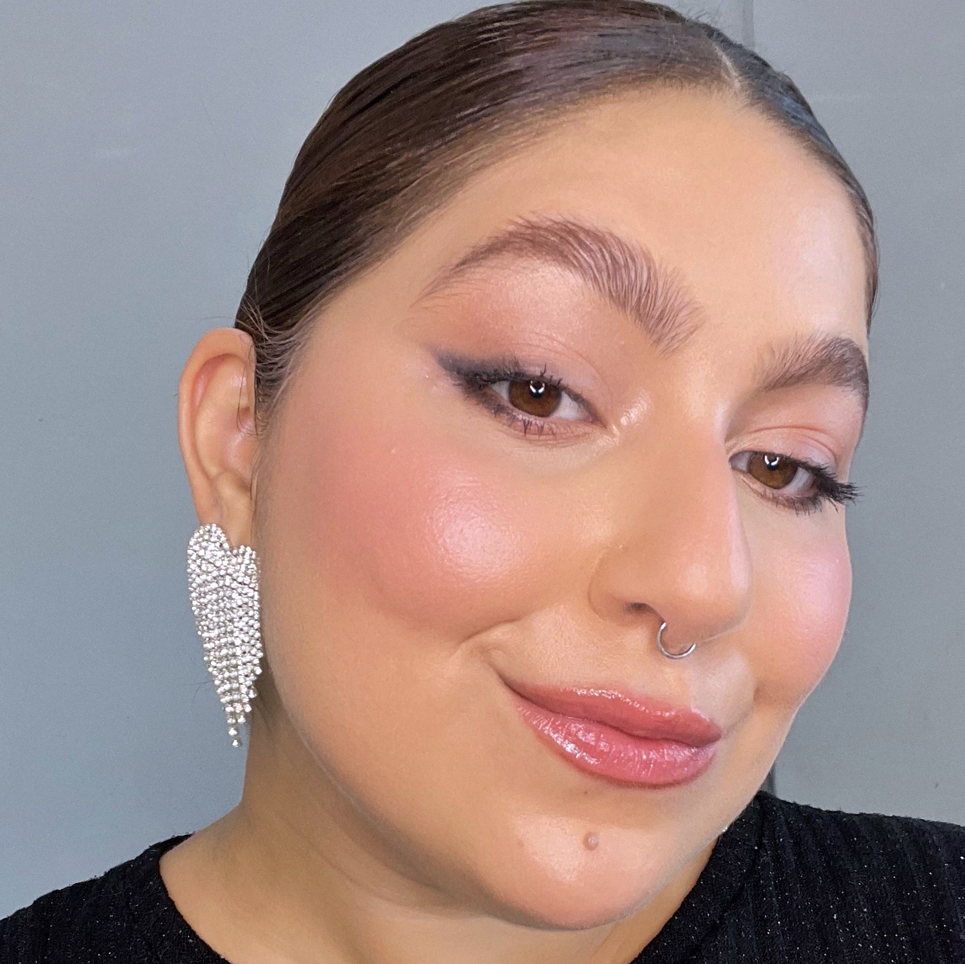 A Evolução da Maquiagem no Cinema: Do Homem Elefante ao Oscar 2026