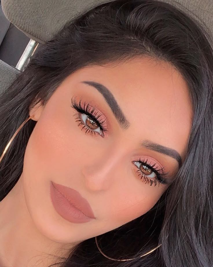 Maquiagem de Aniversário 2026: Tendências para o Dia e a Noite