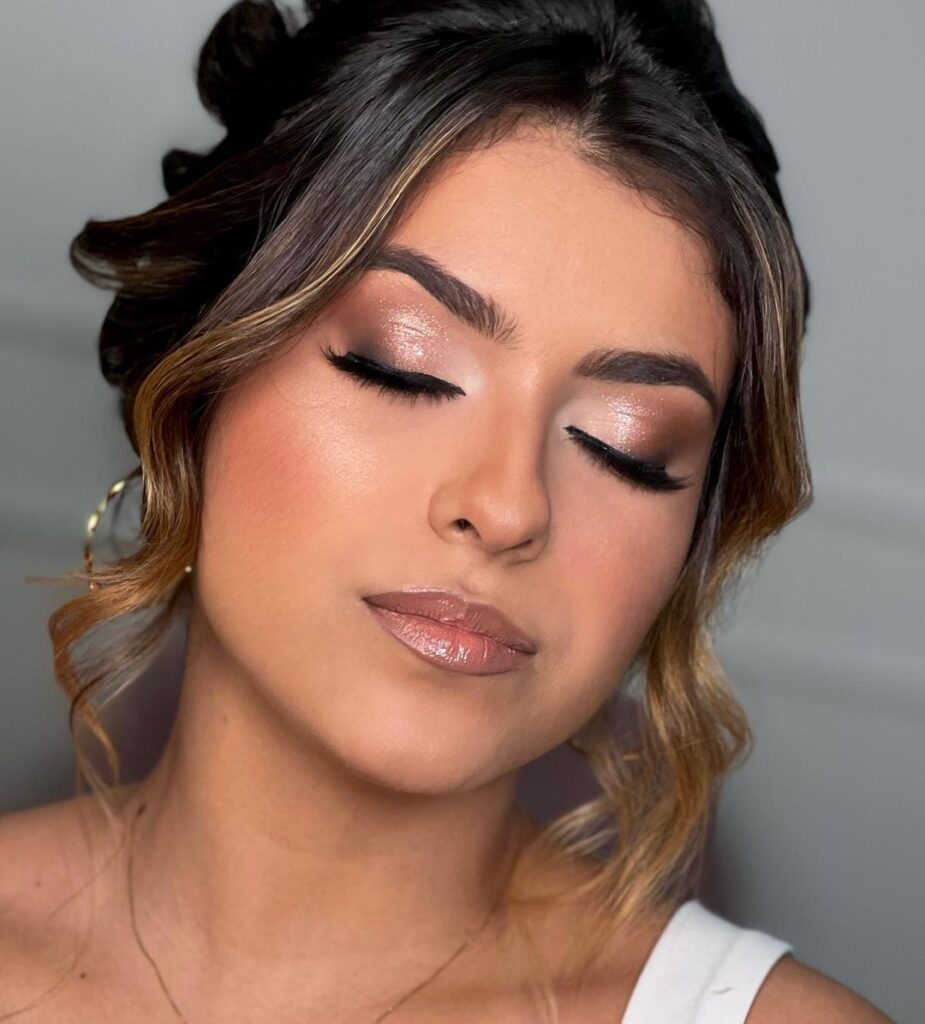 Boca Ombré ou Vermelho Atemporal: O dilema dos lábios na formatura 2026