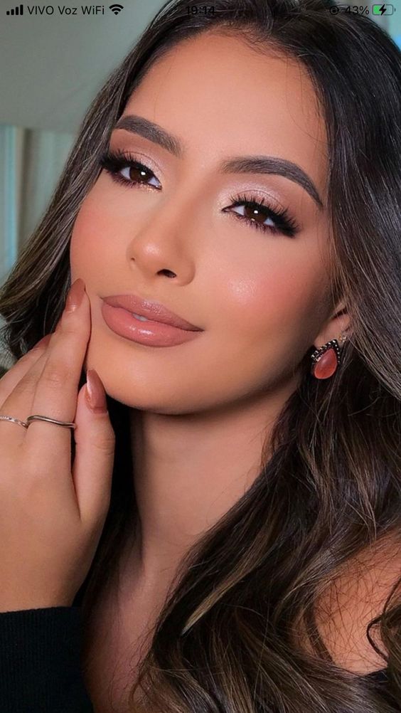 Dicas para uma maquiagem que não craquela no dia a dia