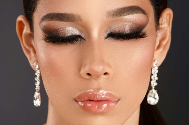 Cores de Sombras e Batons que Realçam a Beleza da Pele Clara