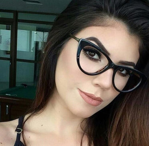 Guia Completo de Armações de Óculos que Valorizam a Maquiagem