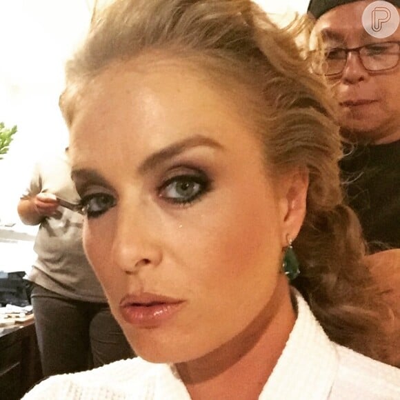 Guia Completo: Como Escolher a Base de Alta Cobertura Perfeita para Você