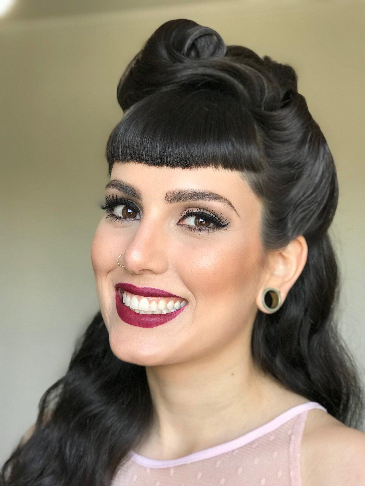 como fazer delineado gatinho pin up com delineador líquido