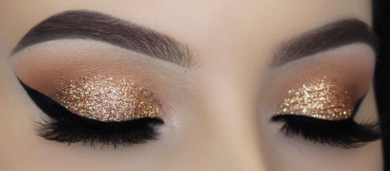 maquiagem preta e dourada