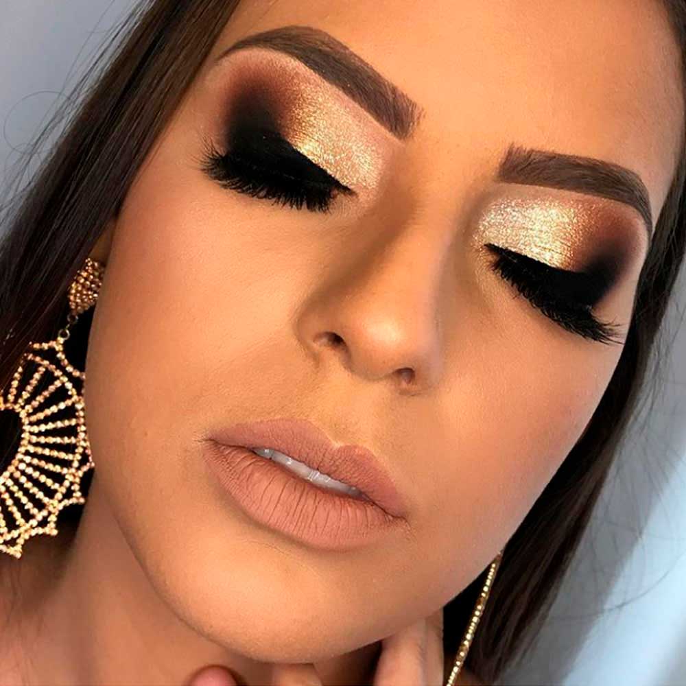 Delineador Dourado: 5 Formas Criativas de Usar na Sua Maquiagem