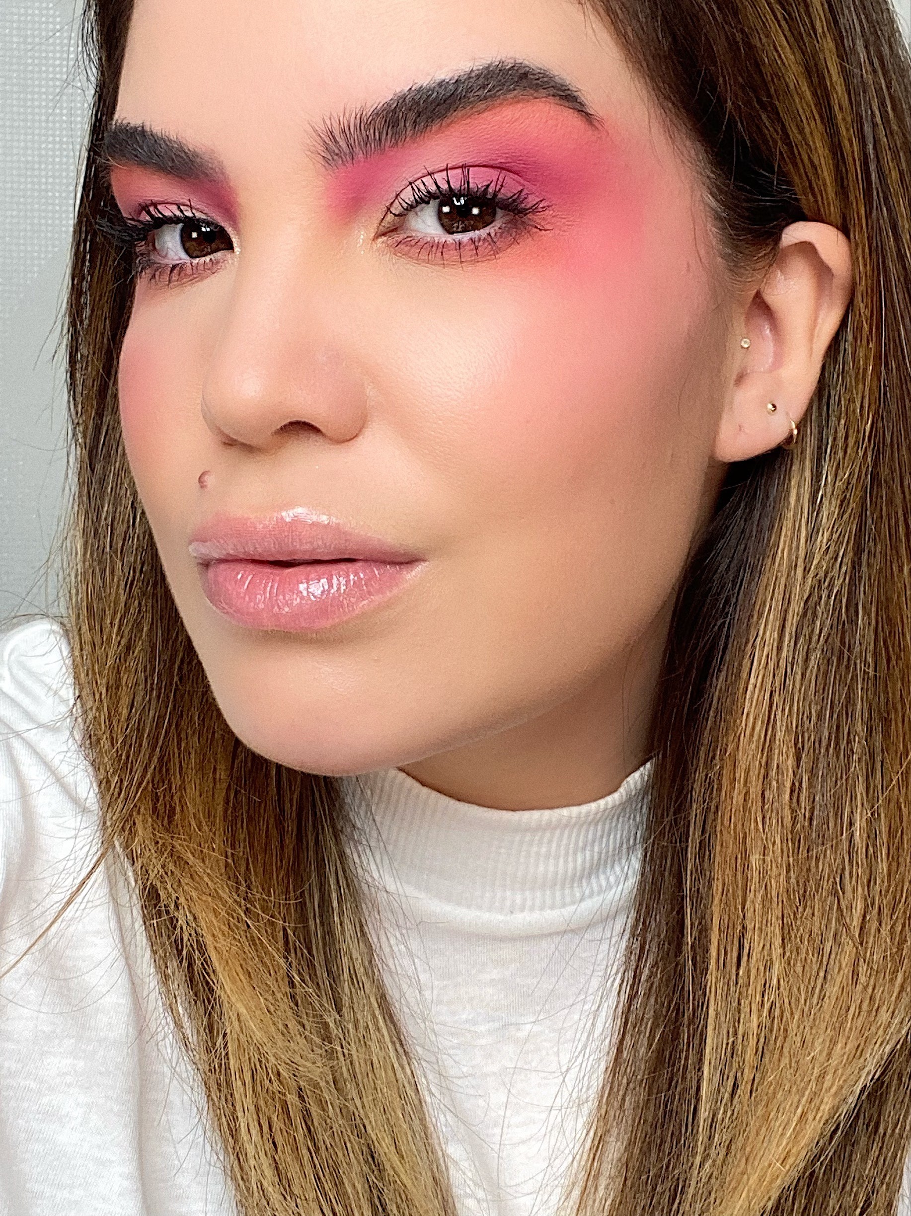 Maquiagem rosa com roxo