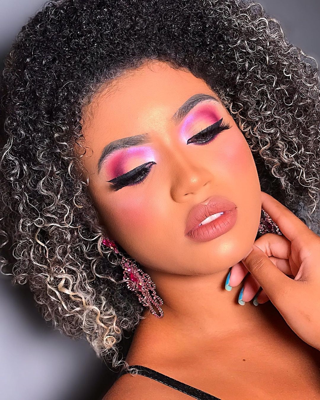 Maquiagem rosa com marrom