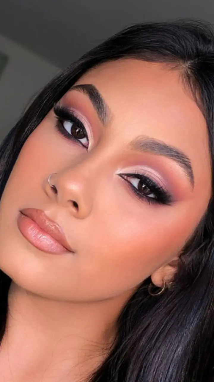 Maquiagem rosa com glitter