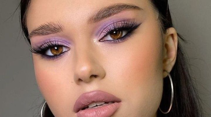 Batons Roxos: Do Lilás Suave ao Uva Profundo para Cada Ocasião