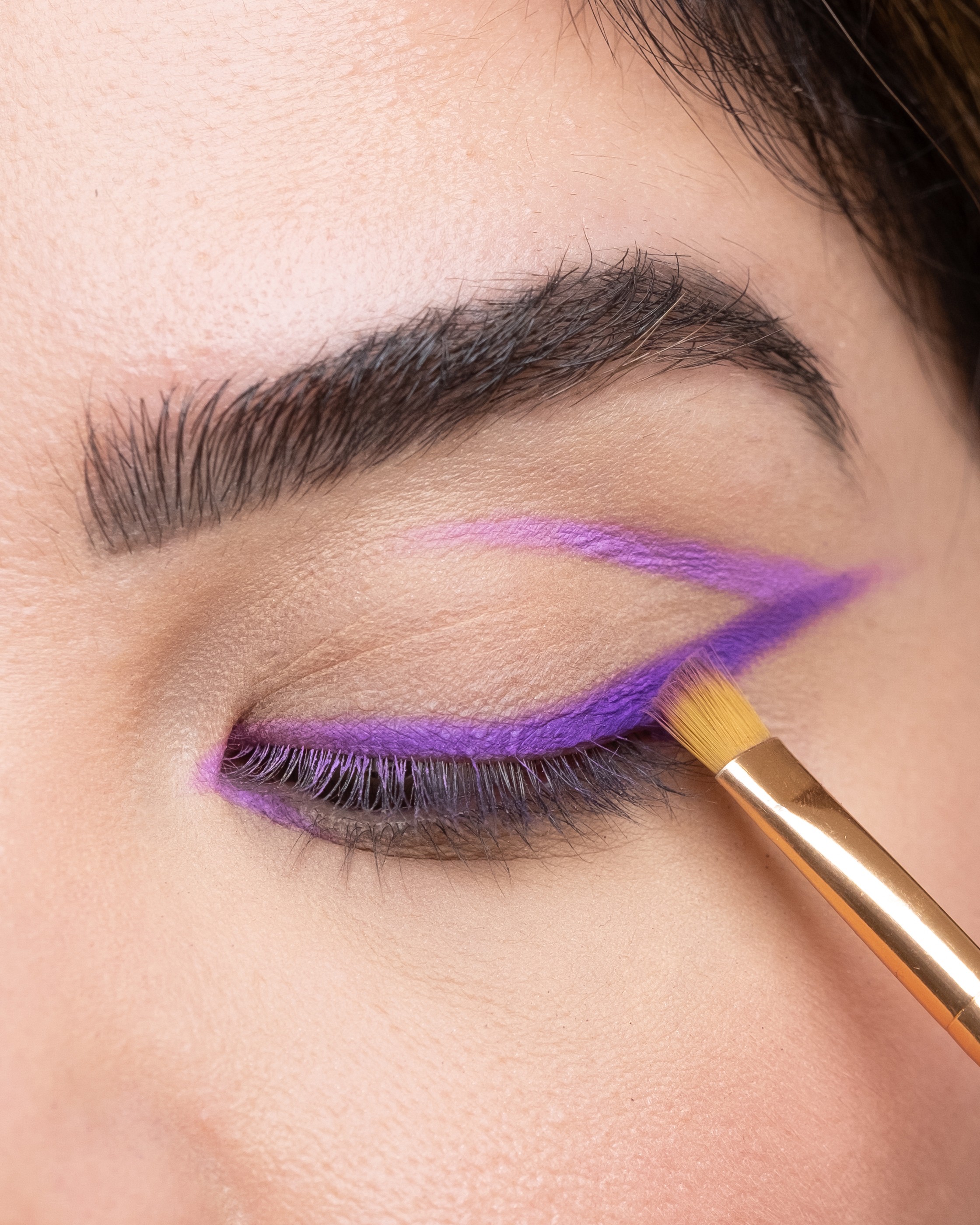 Colorimetria na Maquiagem: Desvendando os Segredos do Roxo