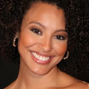 Os Segredos do Olhar Marcante de Sheron Menezzes: Delineado e Sombras