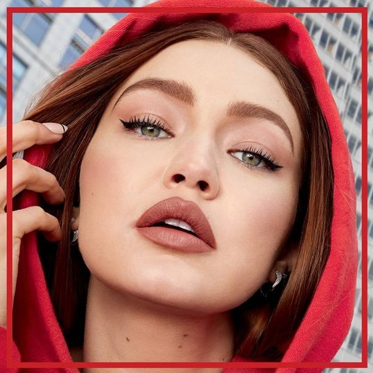 maquiagem suave para madrinha de casamento