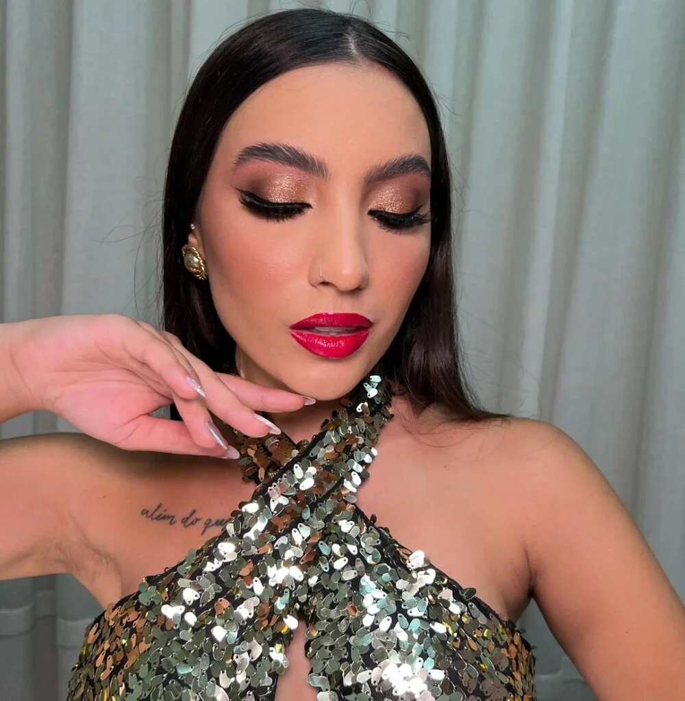 Cílios Postiços Naturais: O Segredo para Abrir o Olhar na Maquiagem de Madrinha