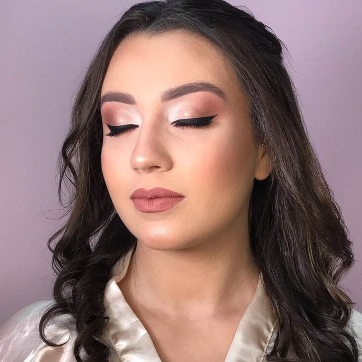 Maquiagem para Madrinha à Noite: Dicas para um Look Sofisticado sem Exageros