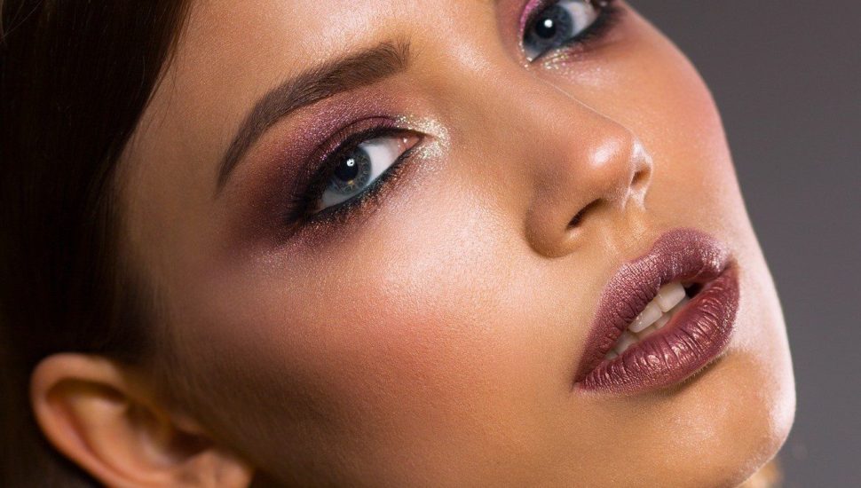 Guia completo para higienizar seus pincéis de maquiagem