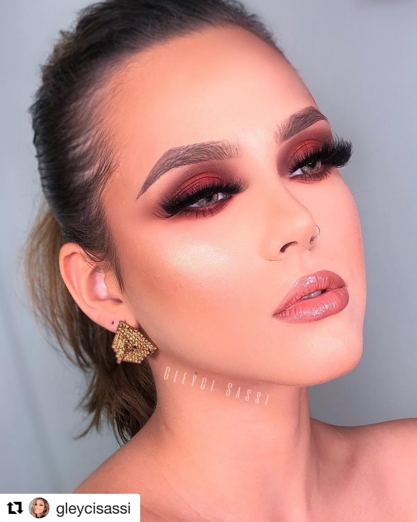 Maquiagem Monocromática Rosa: Dicas e Produtos Essenciais