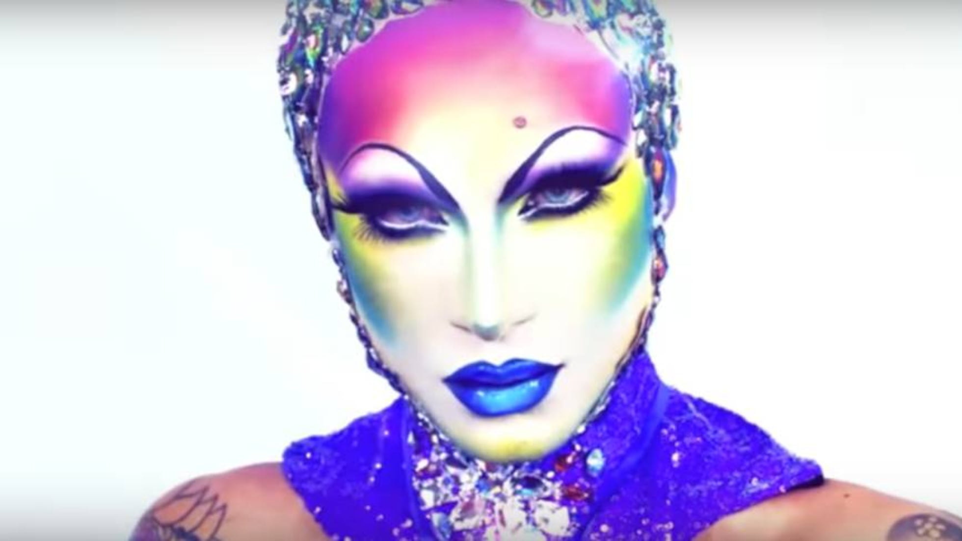 Resenha Completa: Batons Queen Fashion Bala vs. Líquido