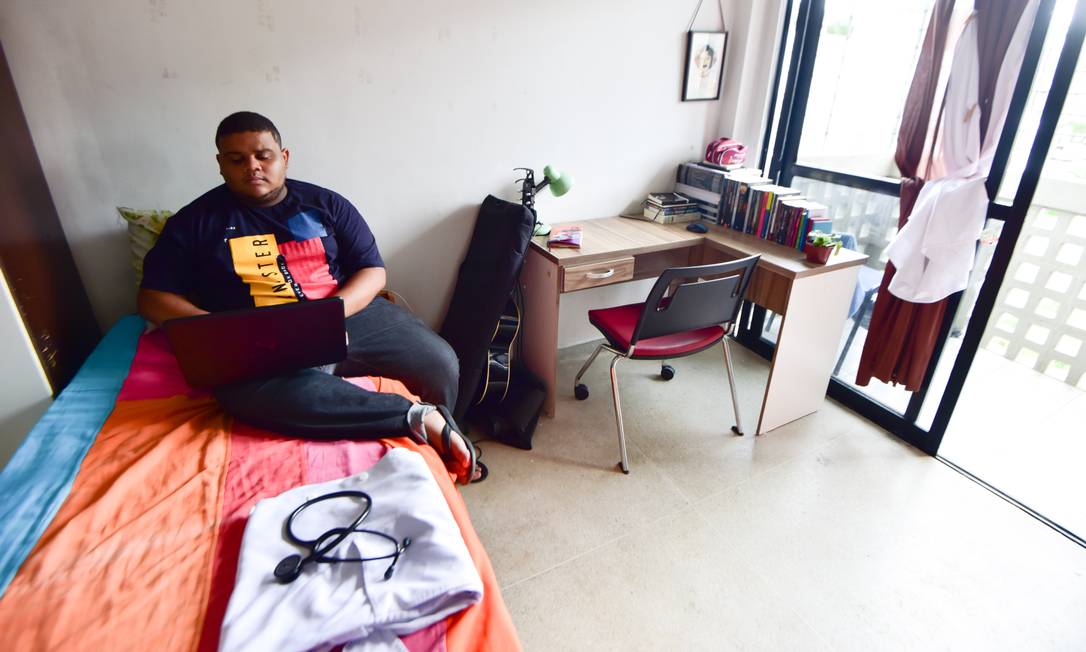 O Retorno Financeiro da Medicina: Vale a Pena o Investimento para Baixa Renda?