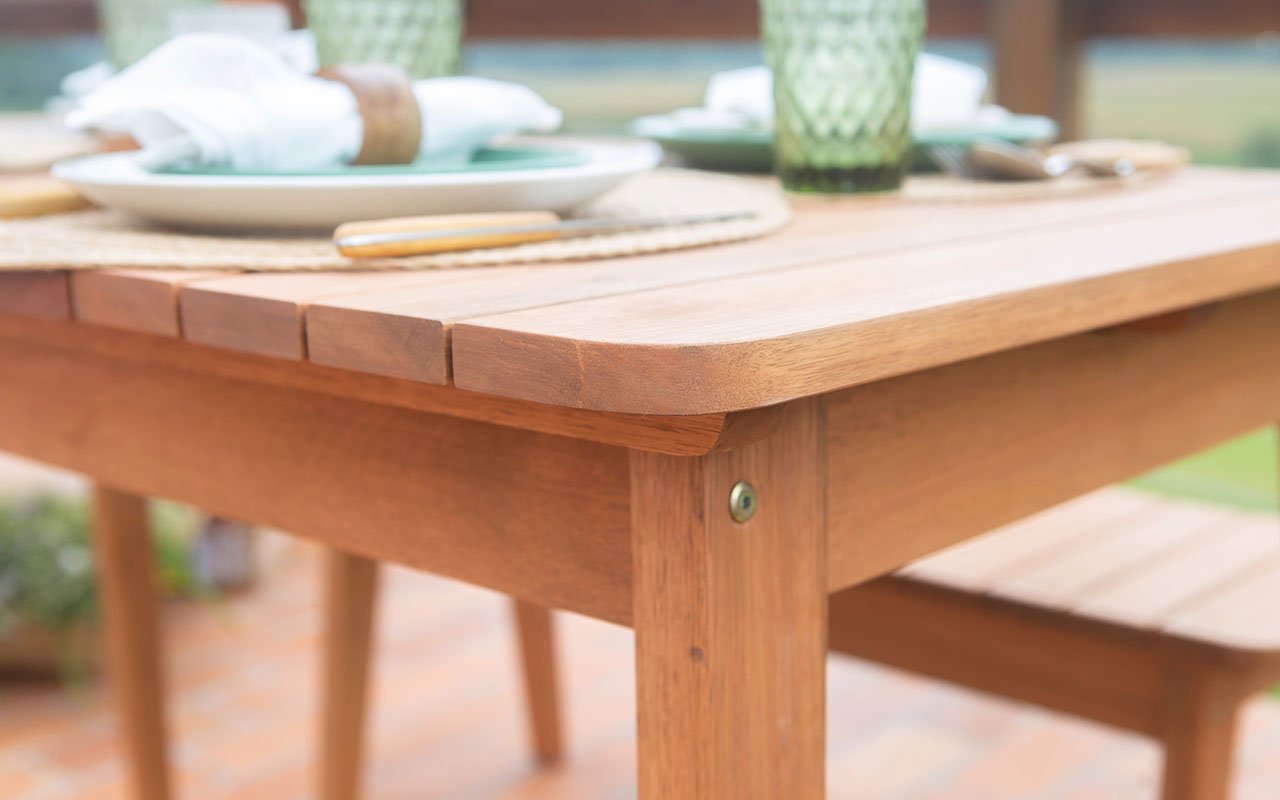 Mesa de madeira Muiracatiara